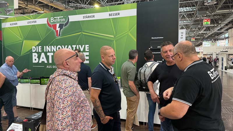 Caravan Salon Partner womoshopping und womomedia Bulltron Mustang Klaus